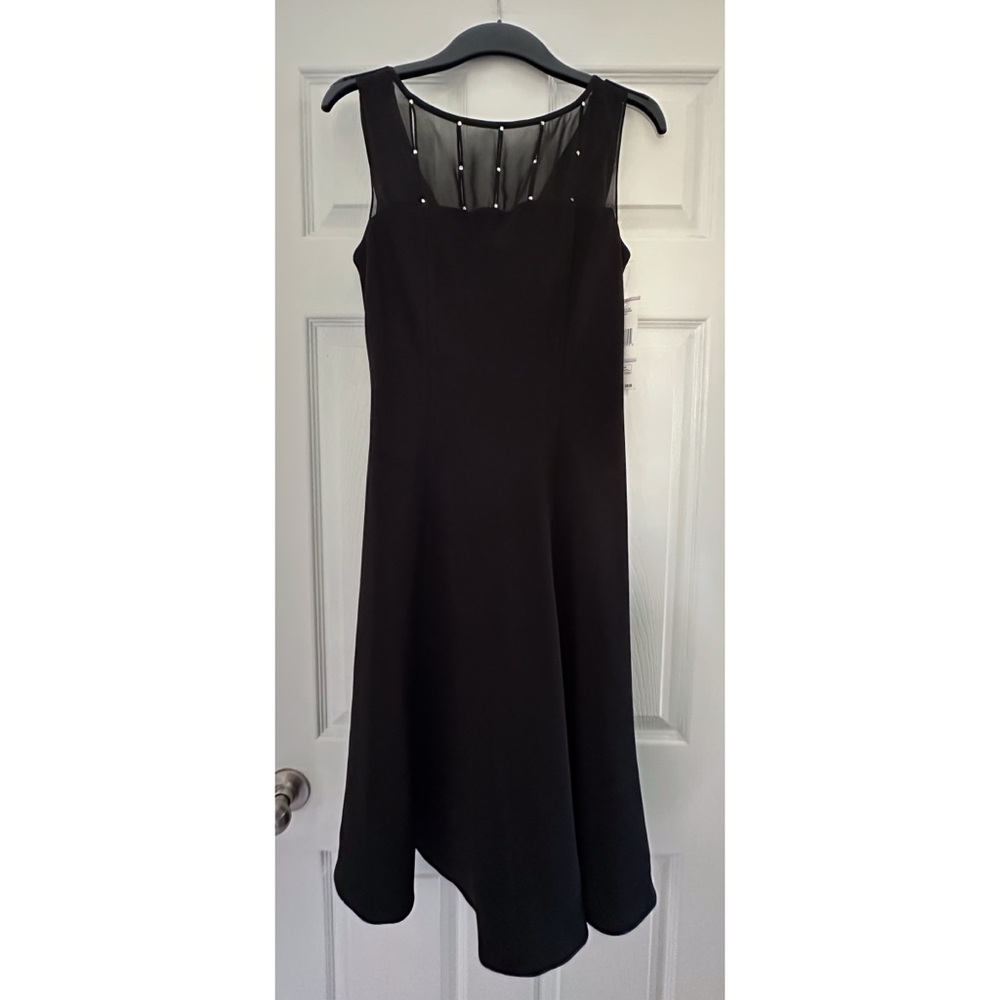 Sleeveless dress